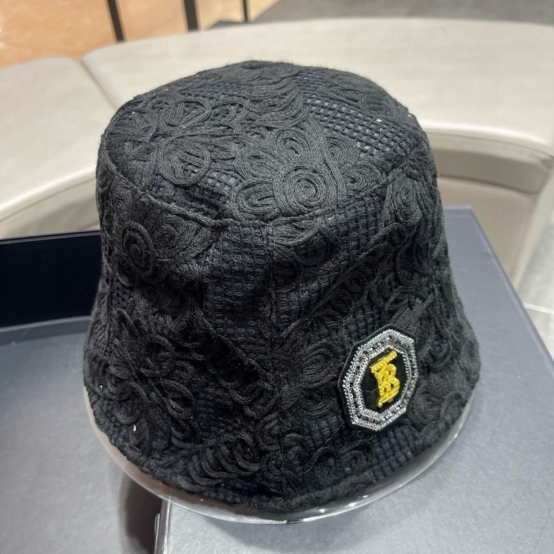 Burberry hat (4)